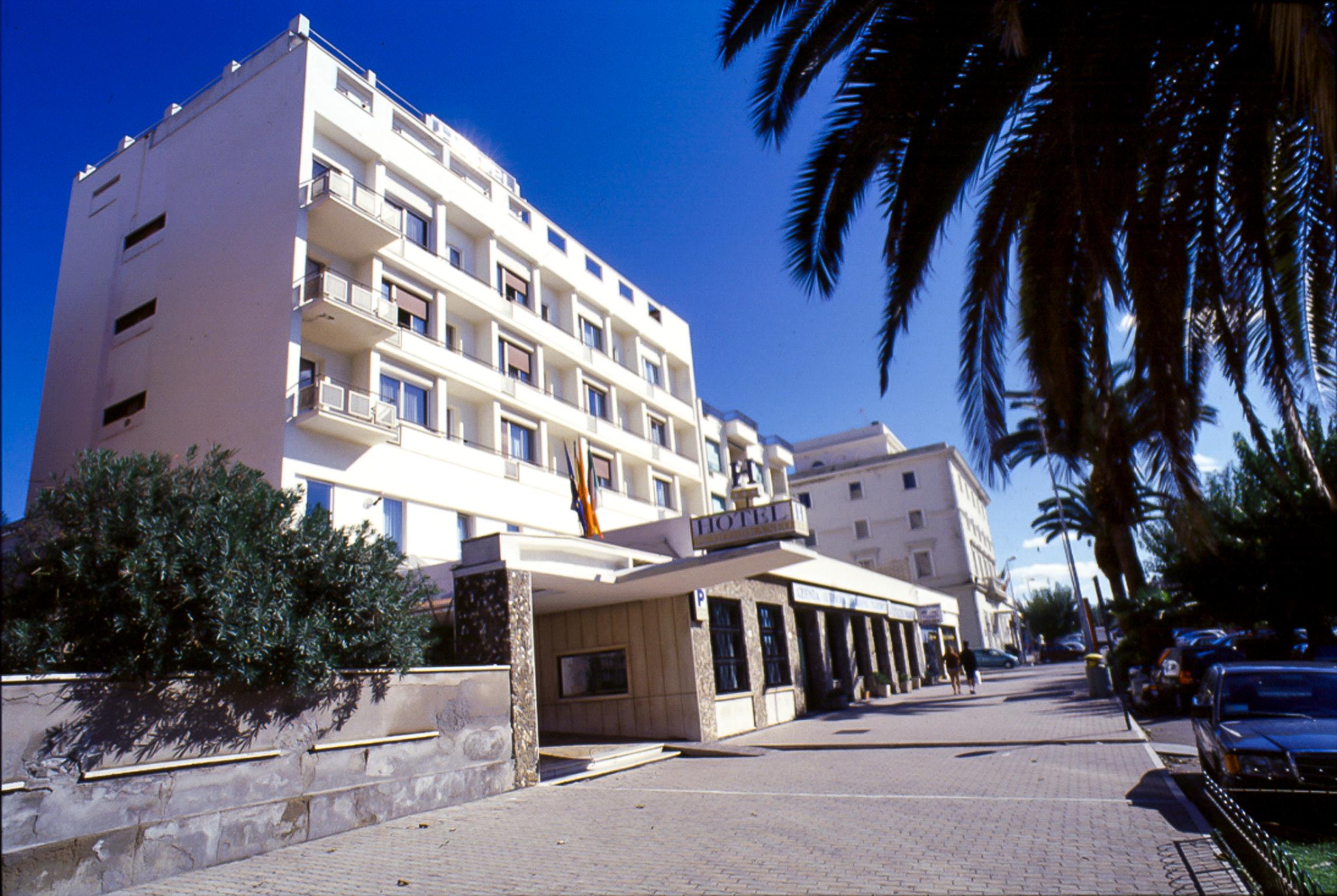 Hotel Mediterraneo Civitavecchia Exterior foto