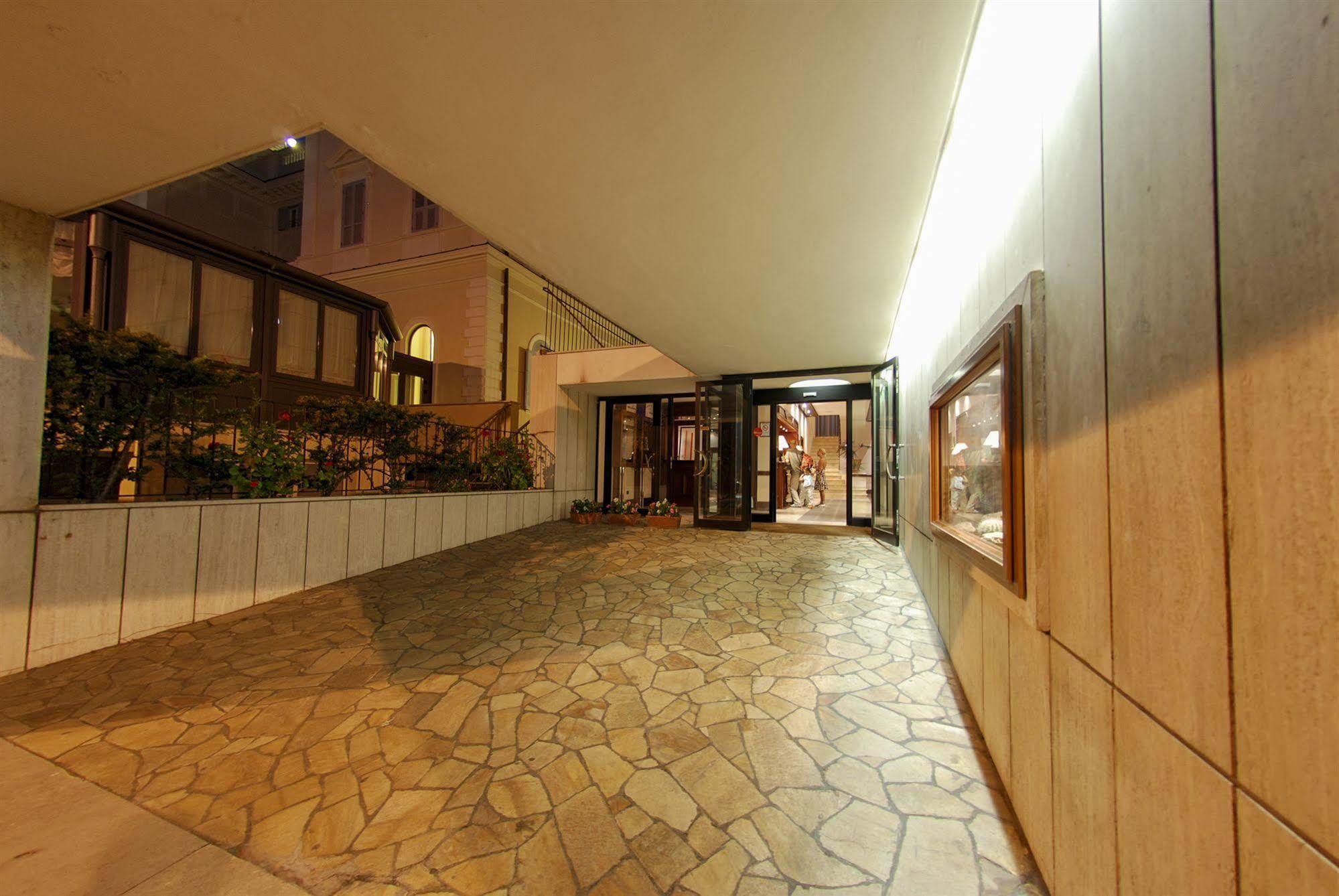 Hotel Mediterraneo Civitavecchia Exterior foto