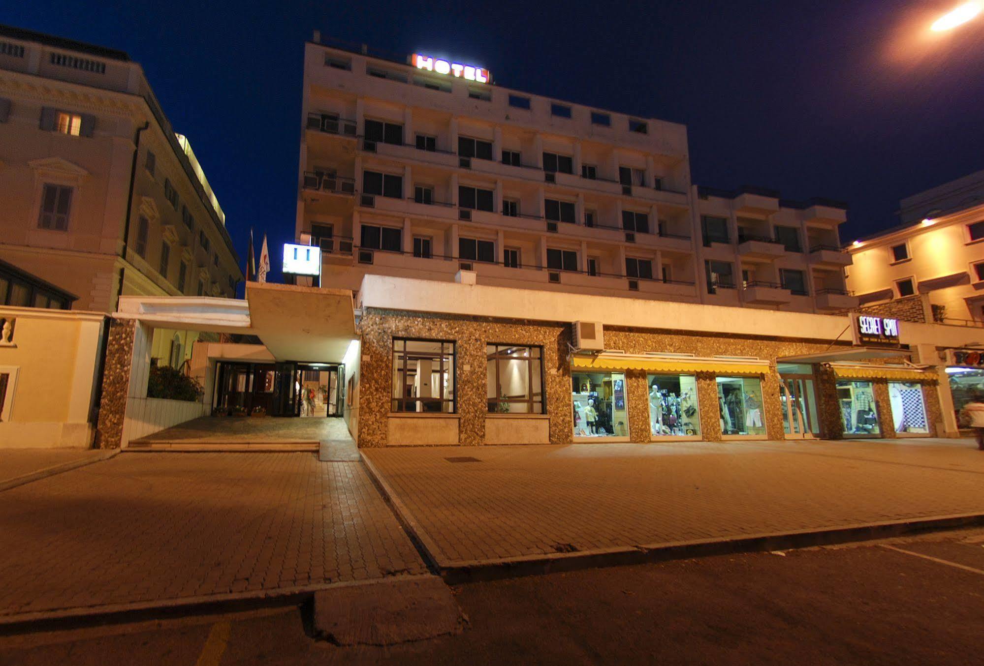 Hotel Mediterraneo Civitavecchia Exterior foto